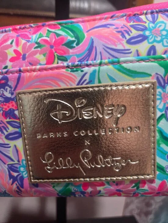 Disney Lilly Pulitzer small crossbody - Picture 4 of 16